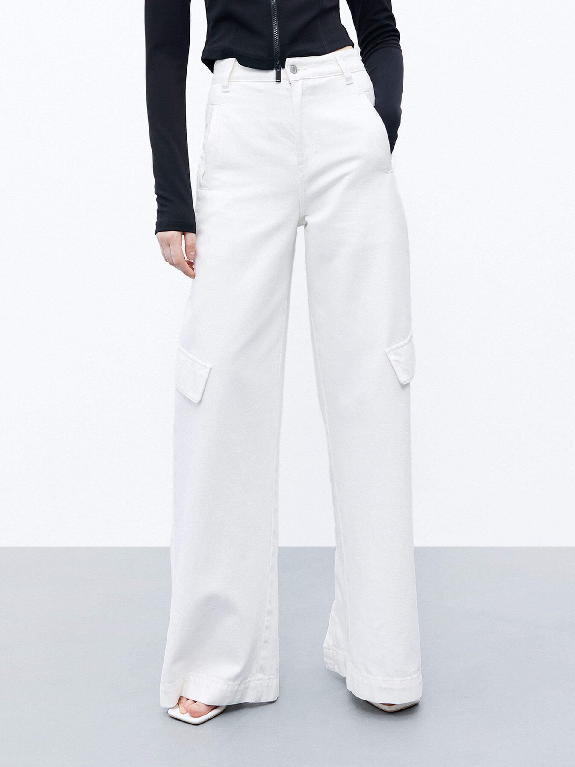 MO&Co. Women's Wide Leg Cotton Denim Cargo Pants in White