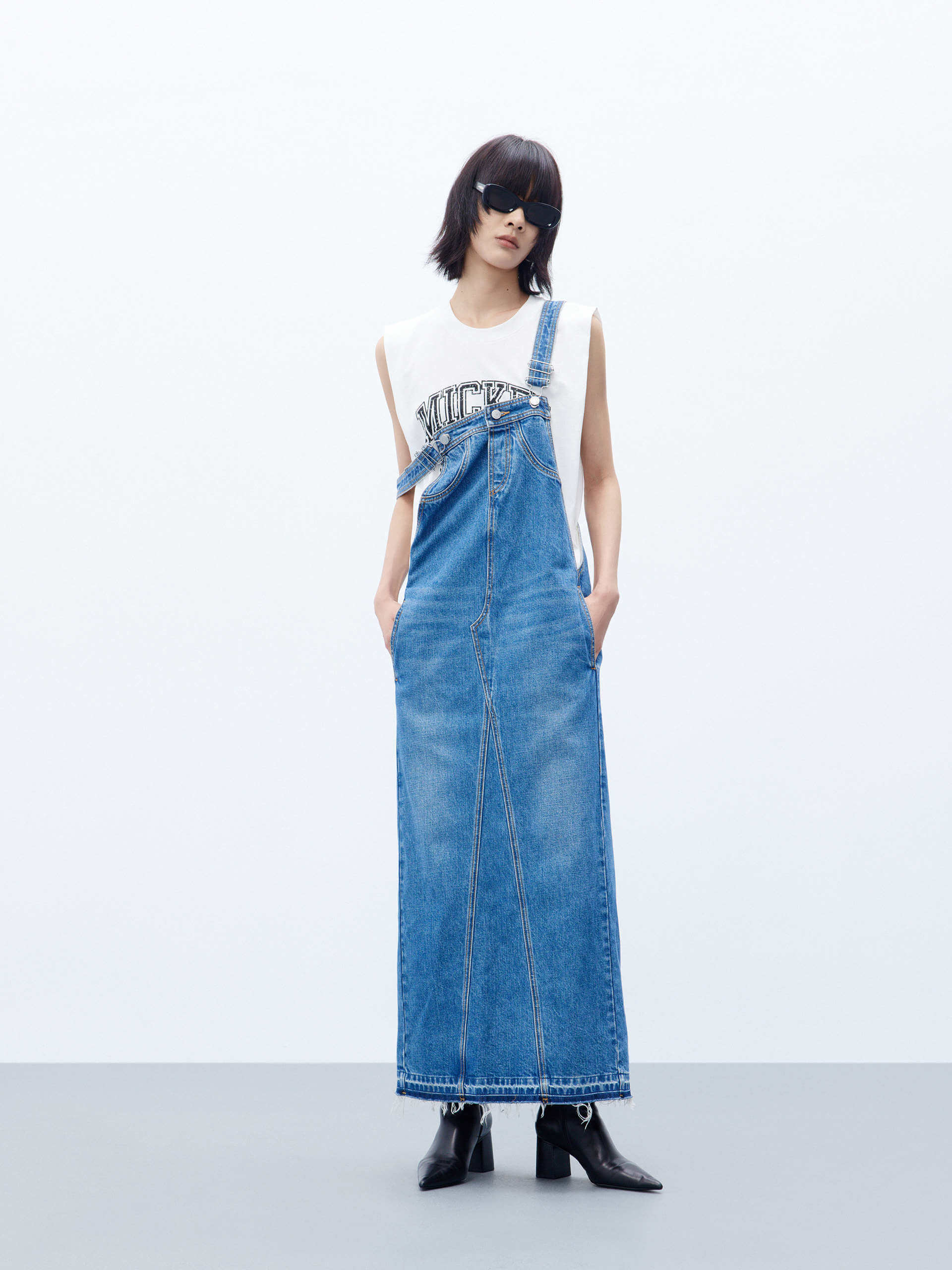 MO&Co. Women's Split Back Cotton Denim Overall Dress in Blue