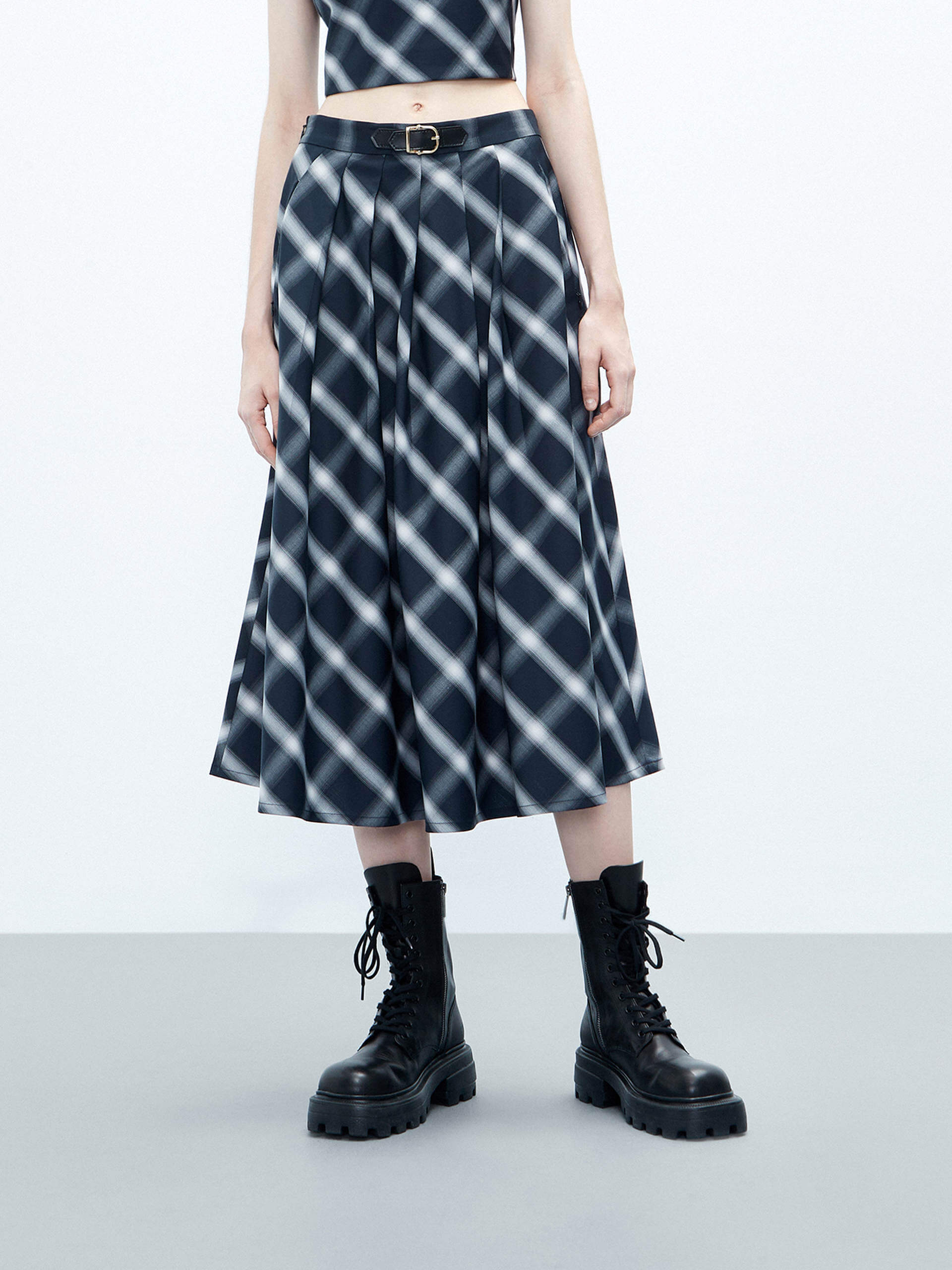 MO&Co. Women's Belt Detail Plaid Pleated Midi Skirt