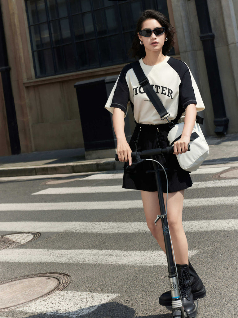 Black Drawstring Cargo Mini Skirt is ideal for everyday wear. It features a mini length, adjustable drawstring waist and front cargo pockets, perfect for your convenience.