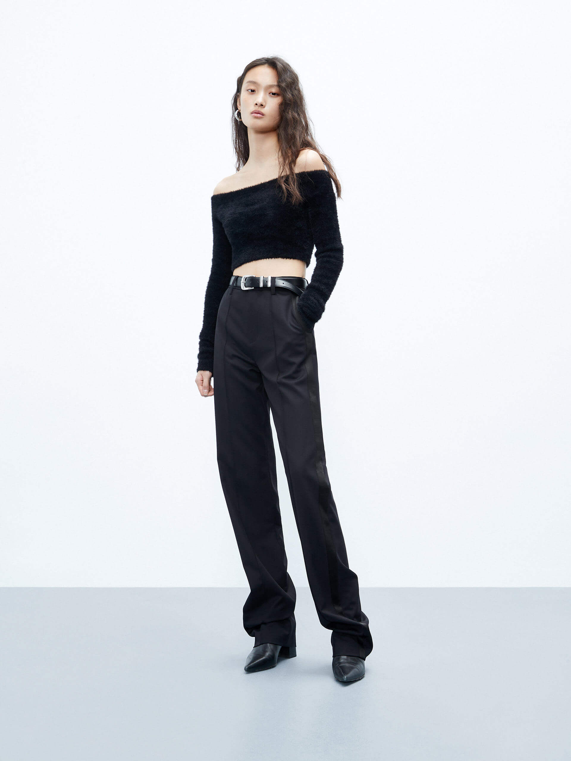 MO&Co. Women's Include Wool Straight Pants with Stain Side in Black