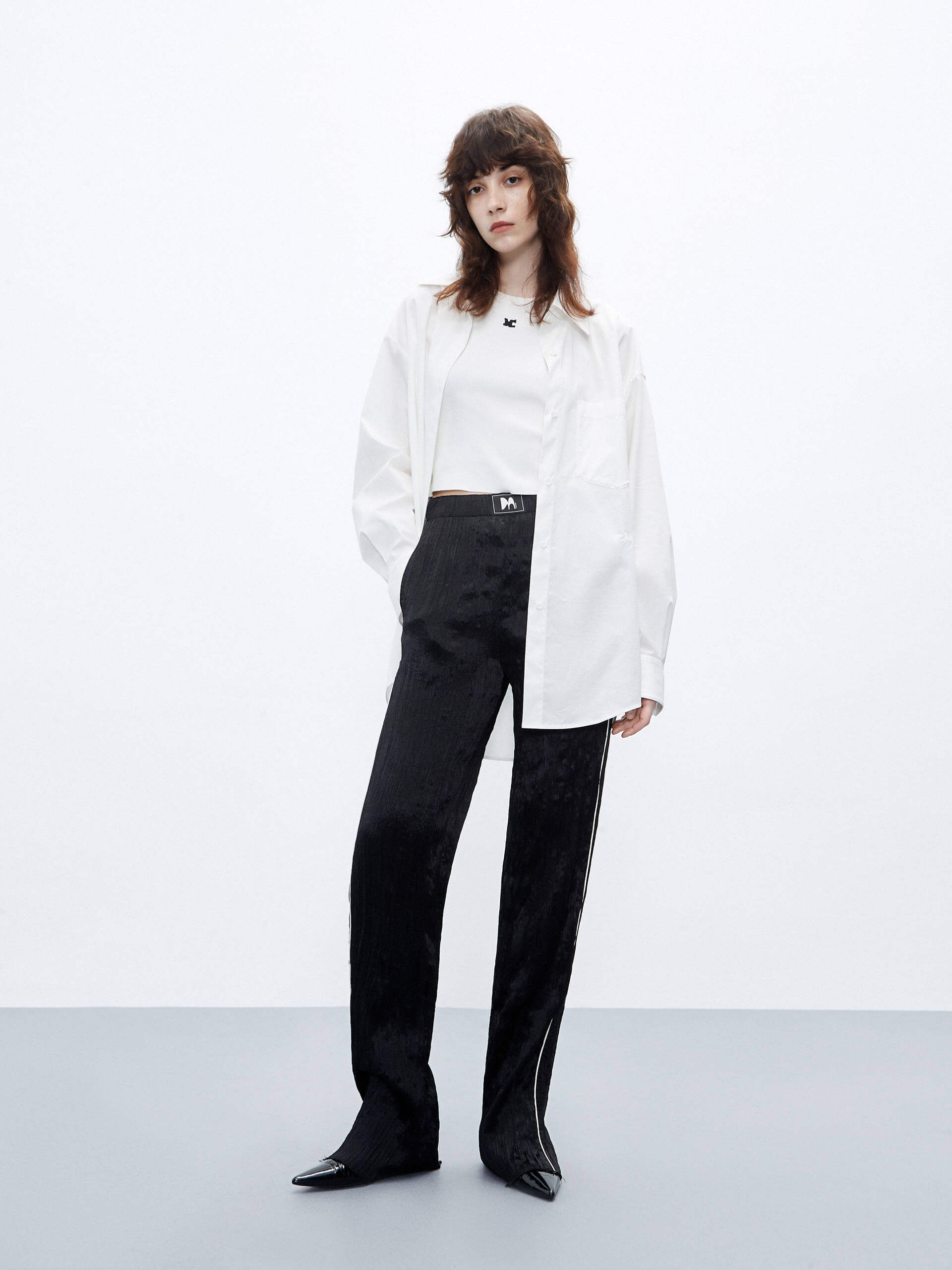 MO&Co. Women's White Classic Oversized Pocket Cotton Blend Shirt