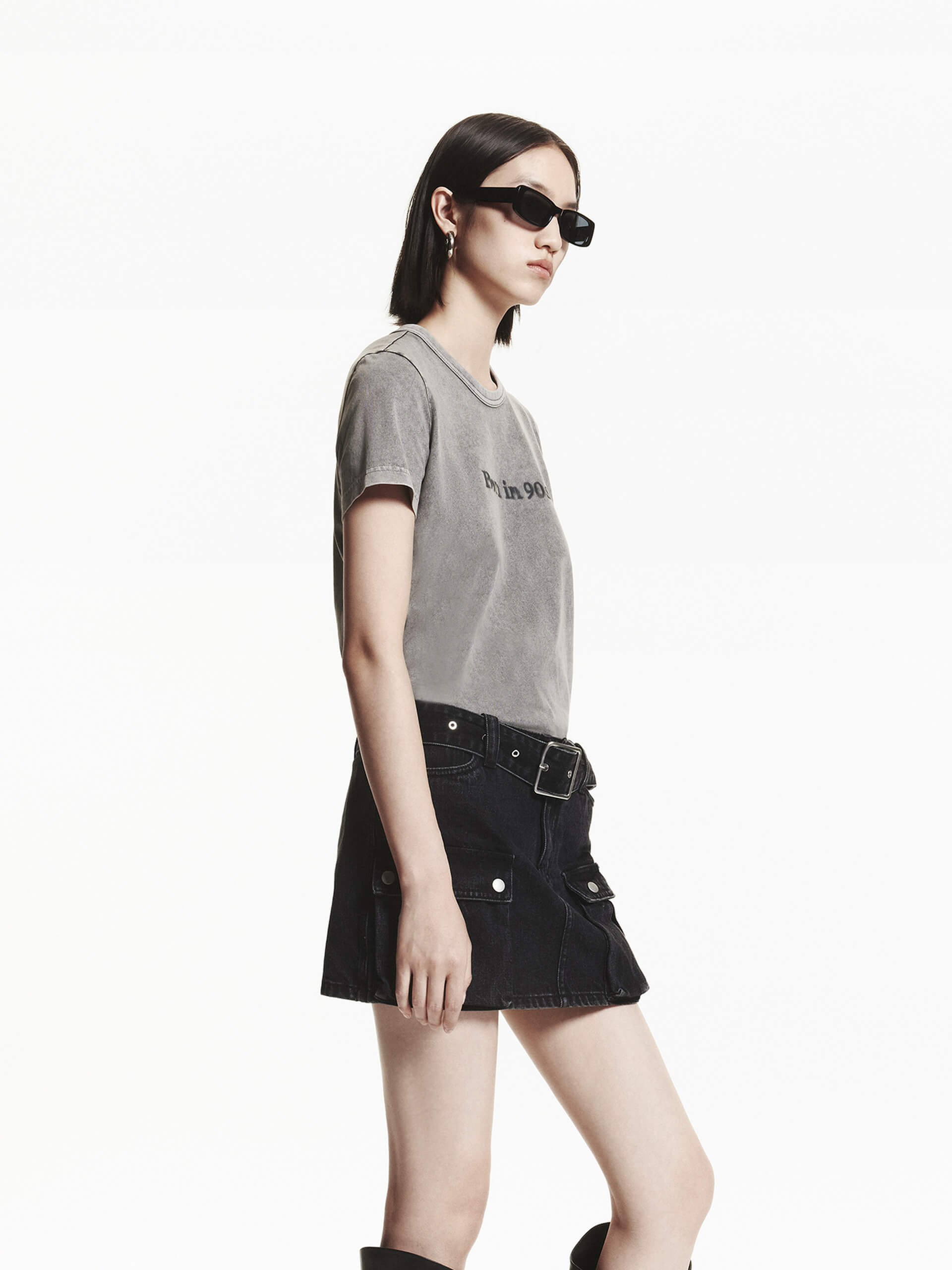 【Moco 】MEDI LLICA WHT NS TEE MO&Co. Women's Front Logo Cotton T-shirt