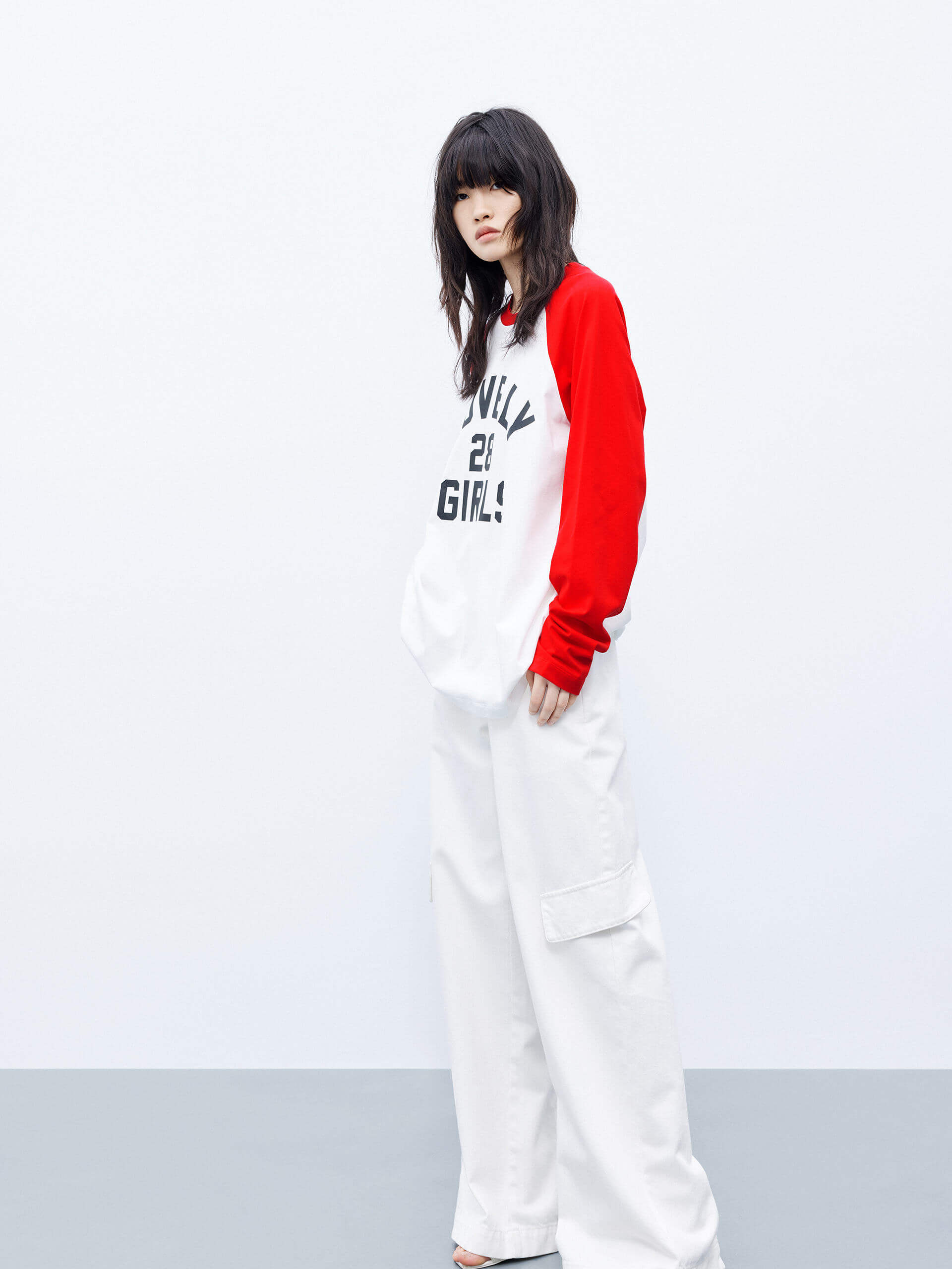 MO&Co. Women's White Letter Print with Red Raglan Long Sleeve T-Shirt Loose Pure Cotton