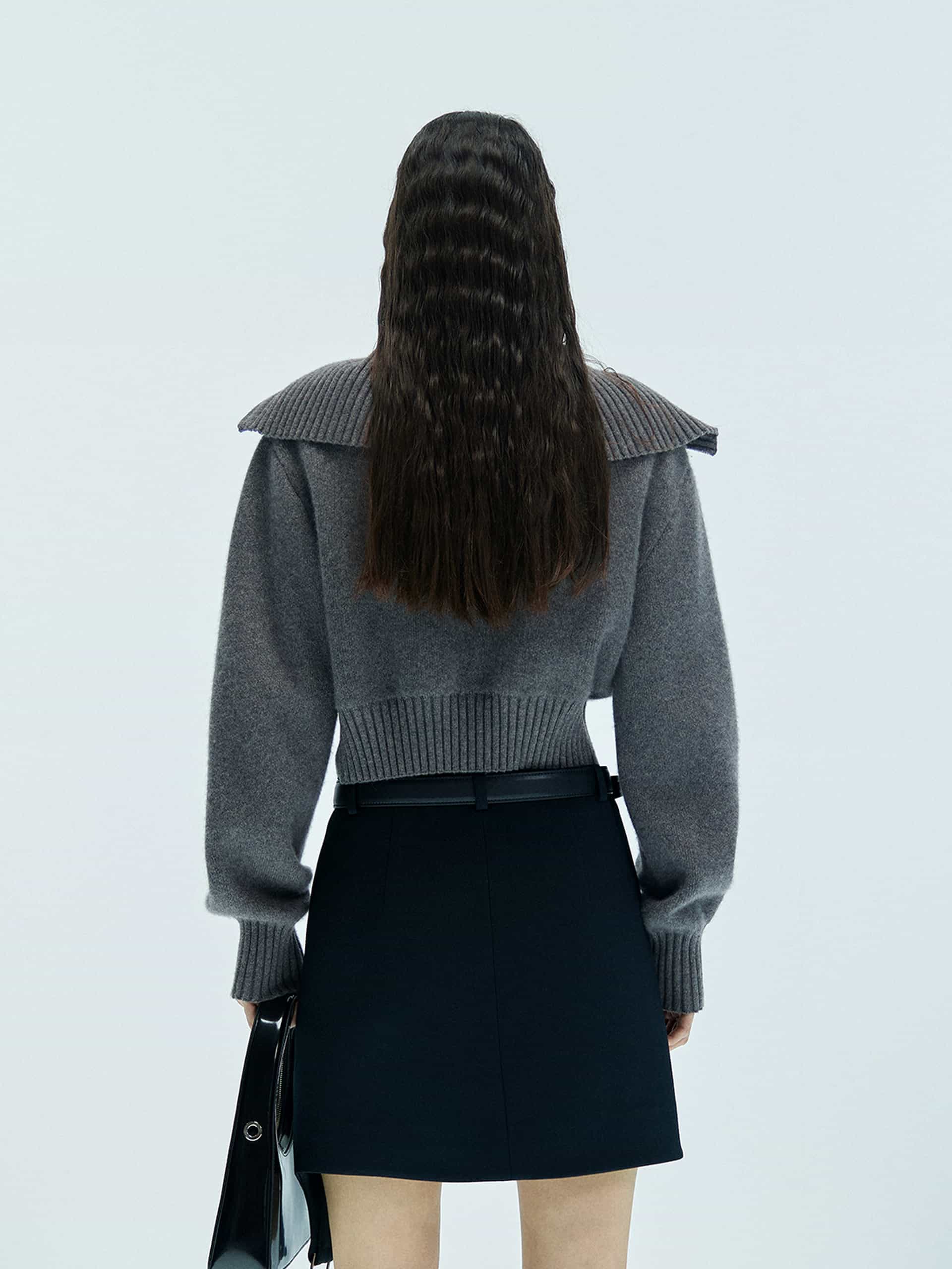 MO&Co. X Coperni Collection | Women's Wide Lapel Zip Detail Pullover MO&Co. X Coperni Collection | Women's Wide Lapel Zip Detail Pullover