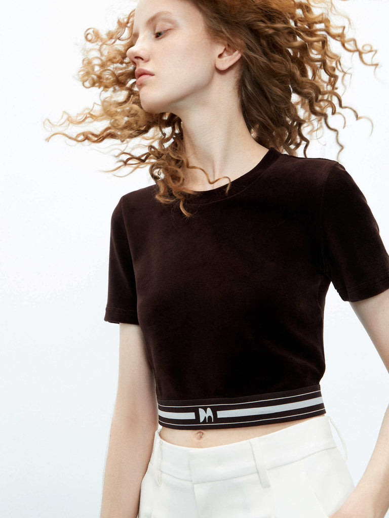 MO&Co. Women's Velvet Touch Short Sleeve Elastic Hem Crop Top in Brown