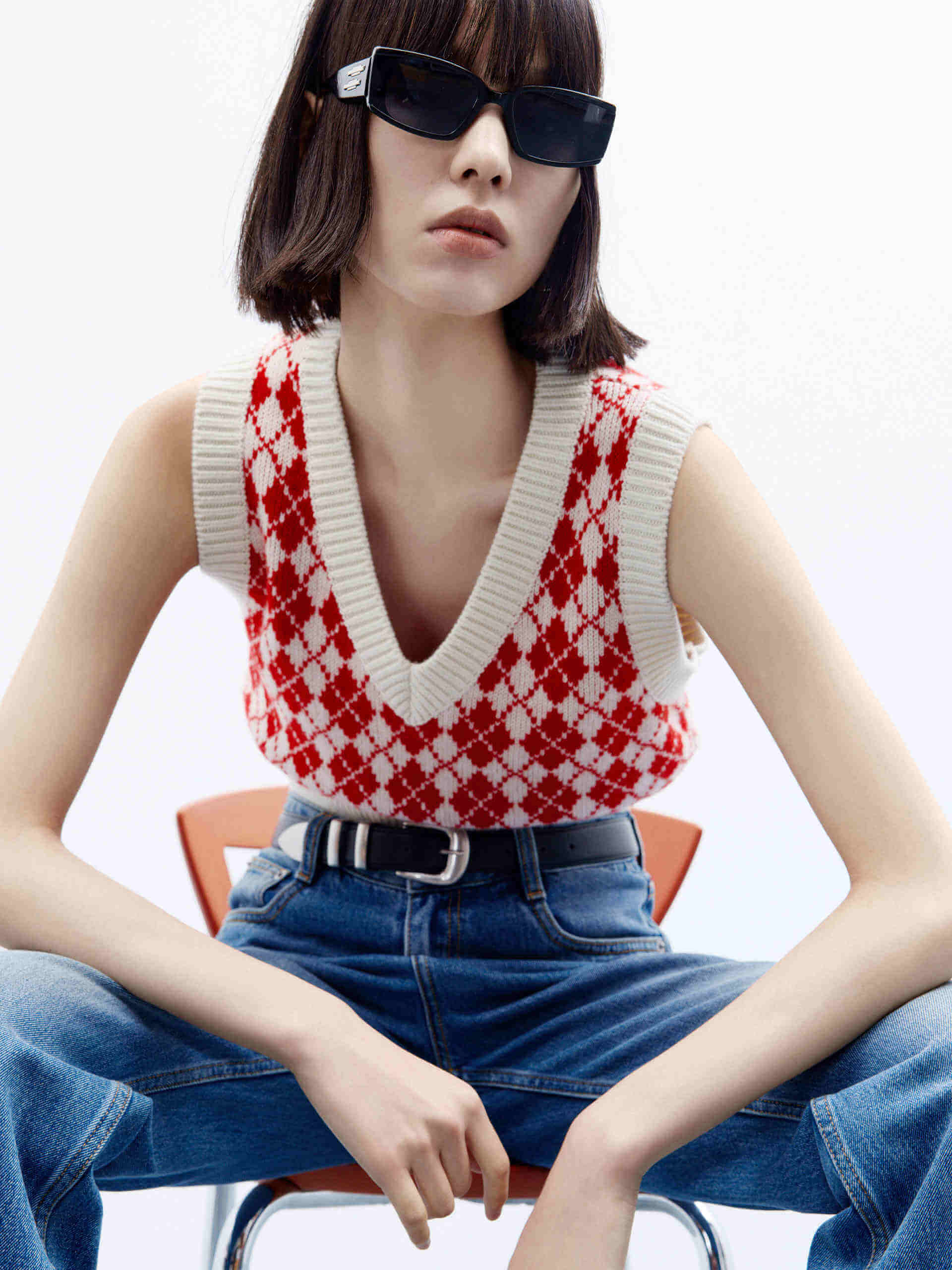 V-neck Argyle Check Knit Vest - Main Image