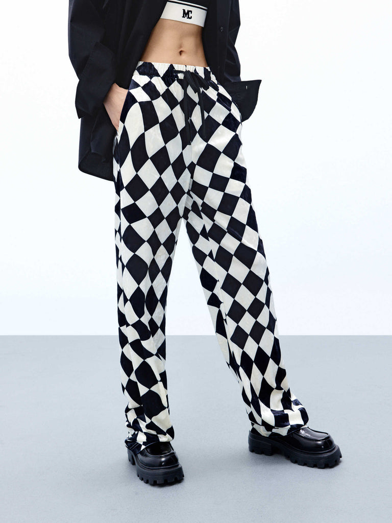 MO&Co. Women's Argyle Checkered Elastic Waist Wide Leg Velvet Pants