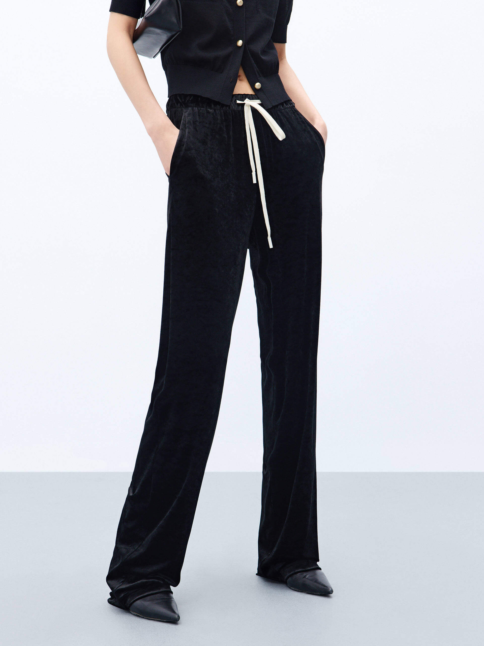 MO&Co. Women's Black Comfort Fit Velvet Drawstring Wide Leg Pants