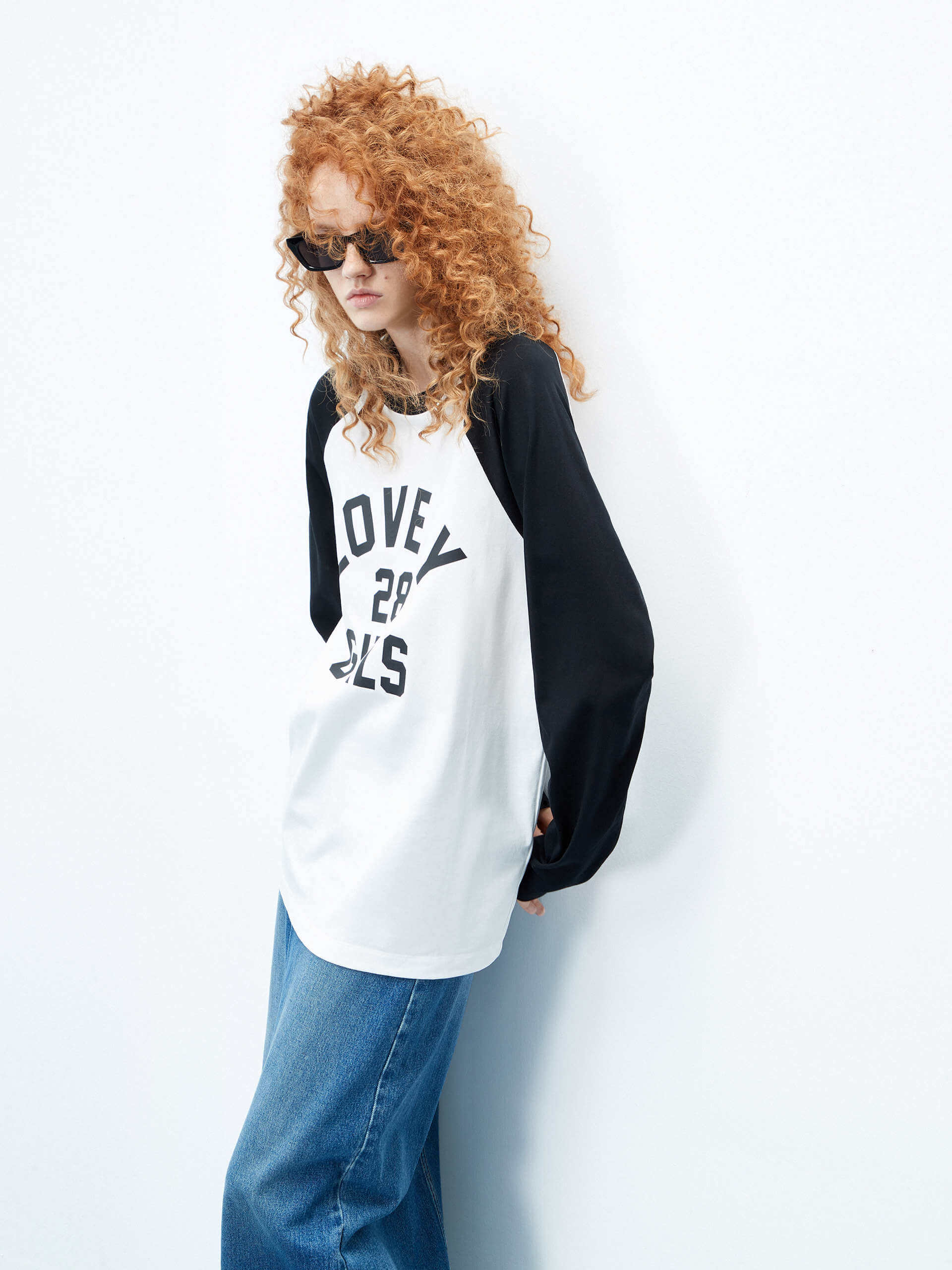 MO&Co. Women's White Letter Print with Black Raglan Long Sleeve T-Shirt Loose Pure Cotton