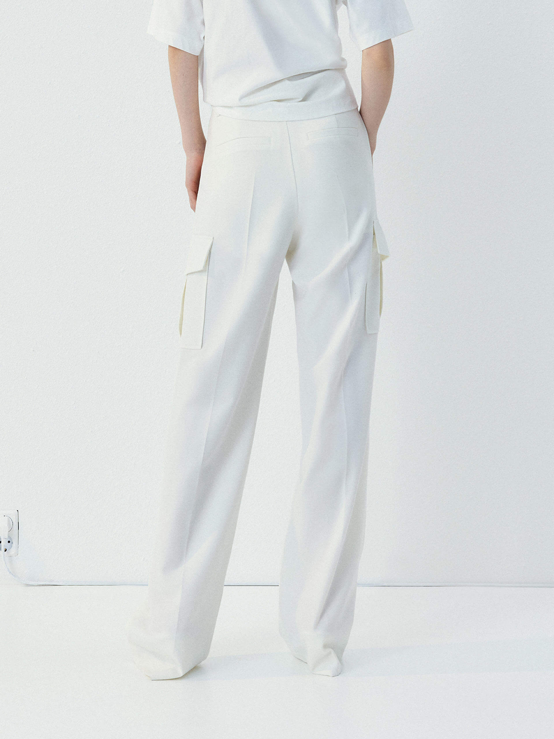  MO&Co. Women's Wool Blend Wide Leg Cargo Trousers in White