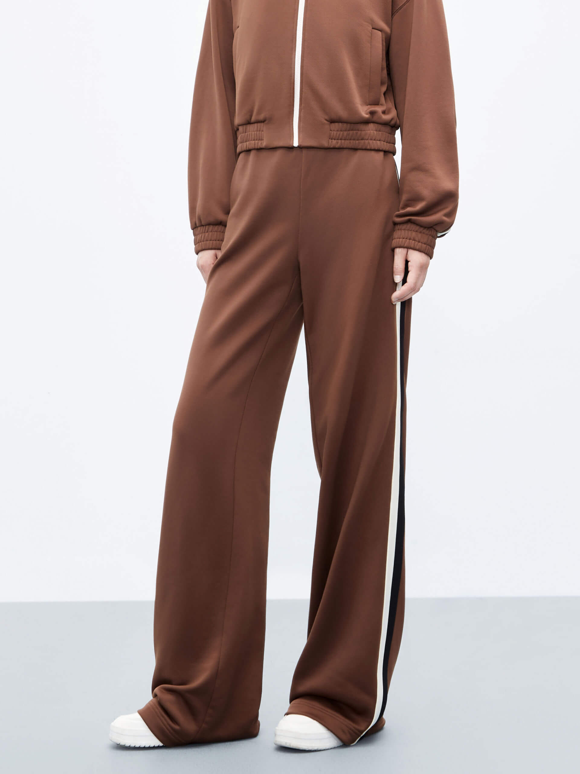 MO&Co. Women's Elasticated Waist Straight Leg Sweatpants Track Pants in Brown