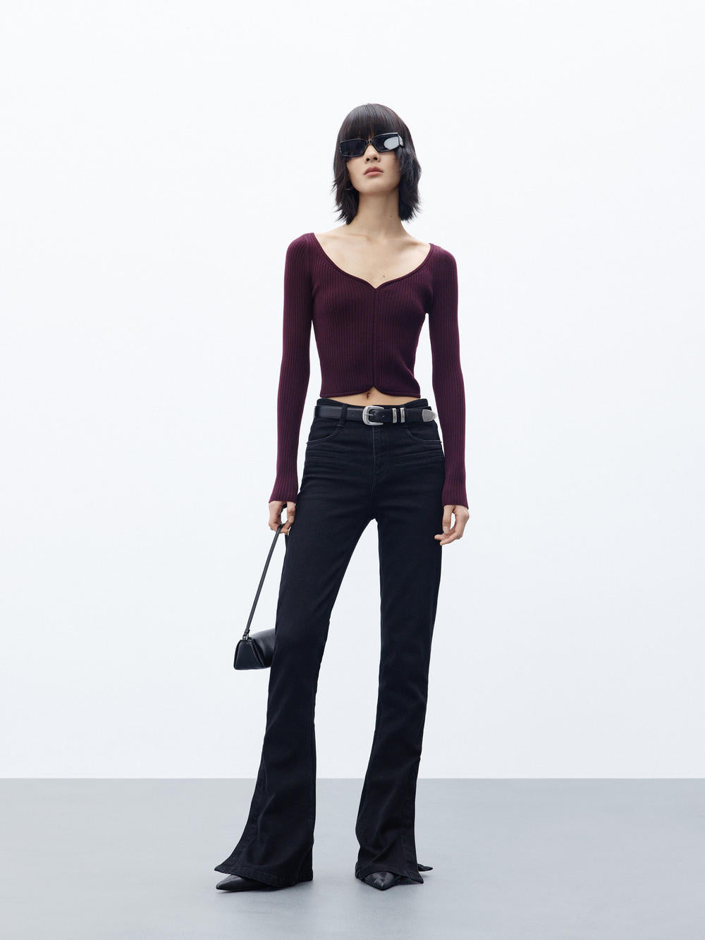 MO&Co. Women's Sweetheart Neck Long Sleeve Slim Ribbed Knit Top Crop in Burgundy