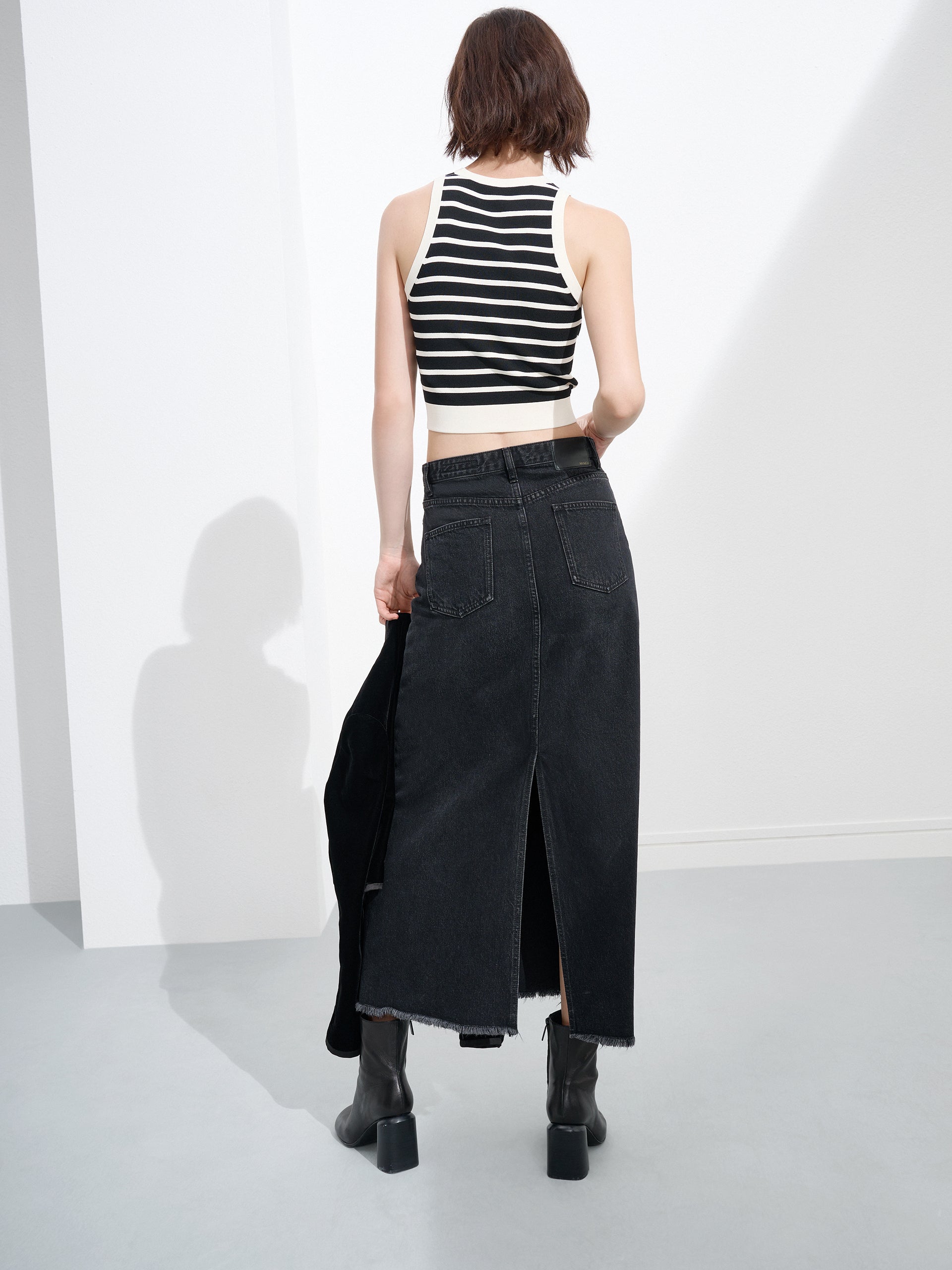 Black Striped Cropped Causal Knitted Tank Top