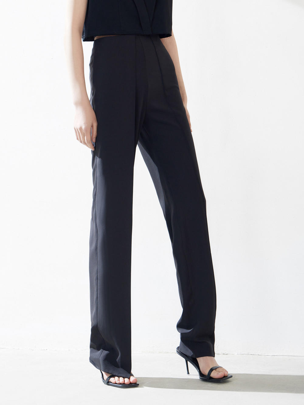 MO&Co. Women's Straight Suit Loose Casual Black Stylish Pants