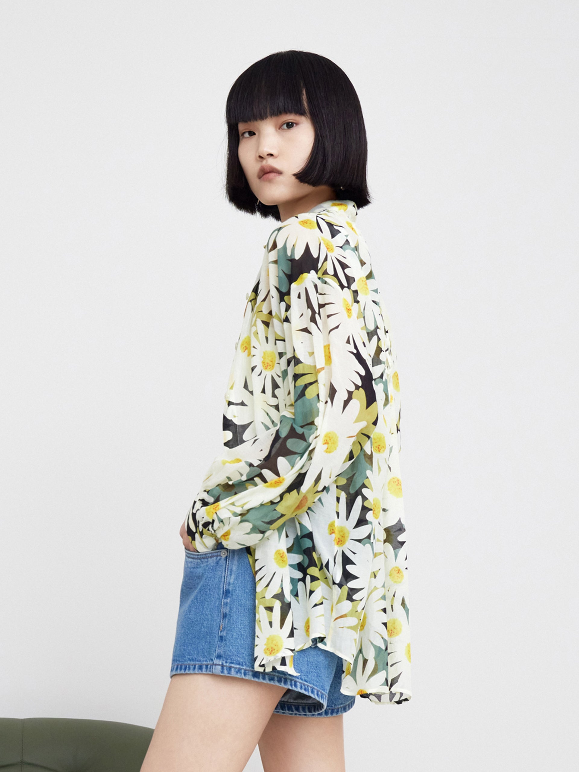 Cutout Back Floral Print Shirt MBB2SHT004