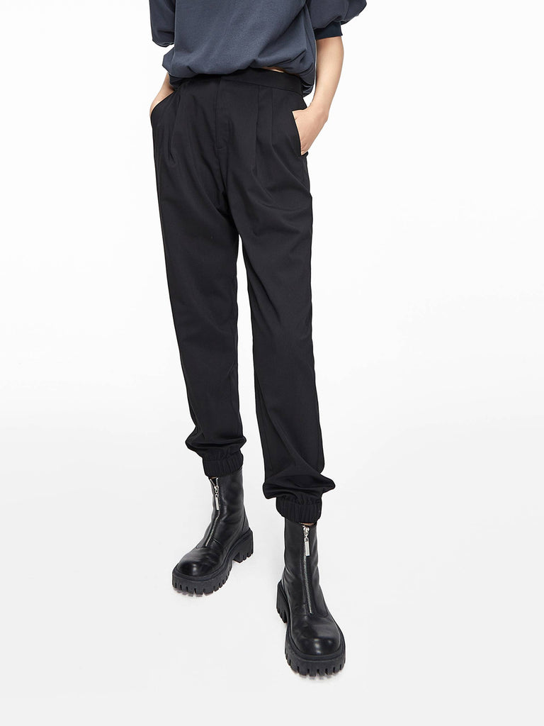 MO&Co. Women's Pleated Jogger Suit Pants Fitted Chic Stylish Pant