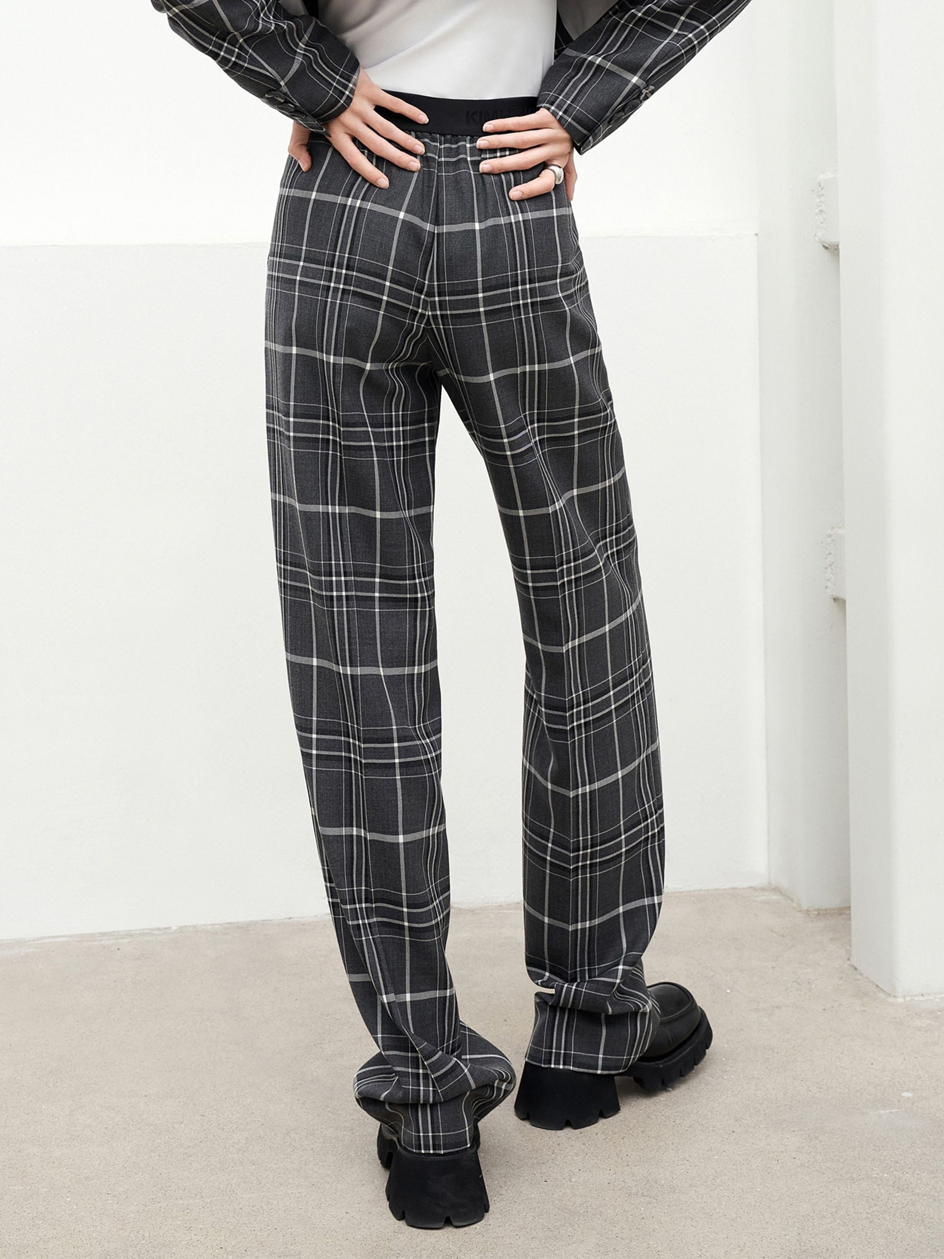 MO&Co. Women's KIMHEKIM Plaid Straight Leg Pants Casual Fitted Striped Pants