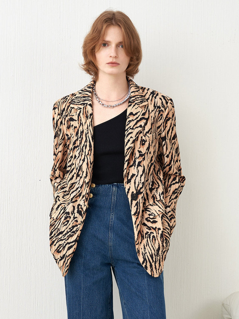 MO&Co. Women's Lapel Straight Tiger Print Blazer Loose Chic Oversize Blazer