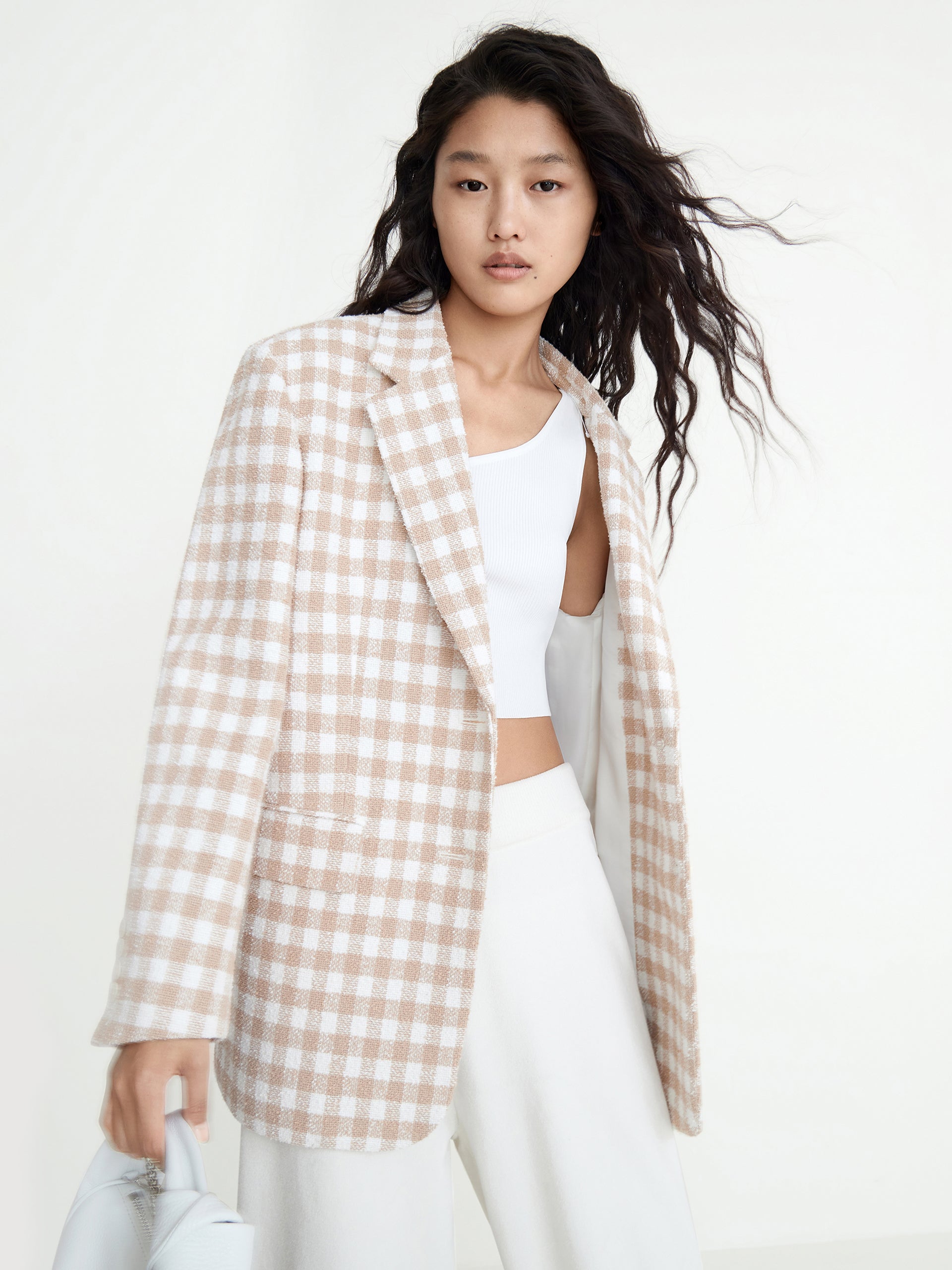 MO&Co. Women's Oversized Wide-shoulder Checked Blazer Loose Chic Lapel Long Blazer Coat