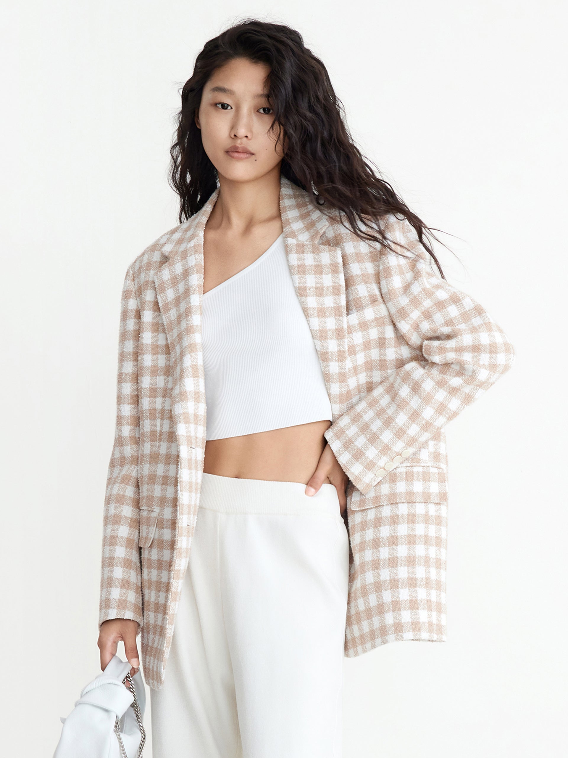 MO&Co. Women's Oversized Wide-shoulder Checked Blazer Loose Chic Lapel Long Blazer Coat