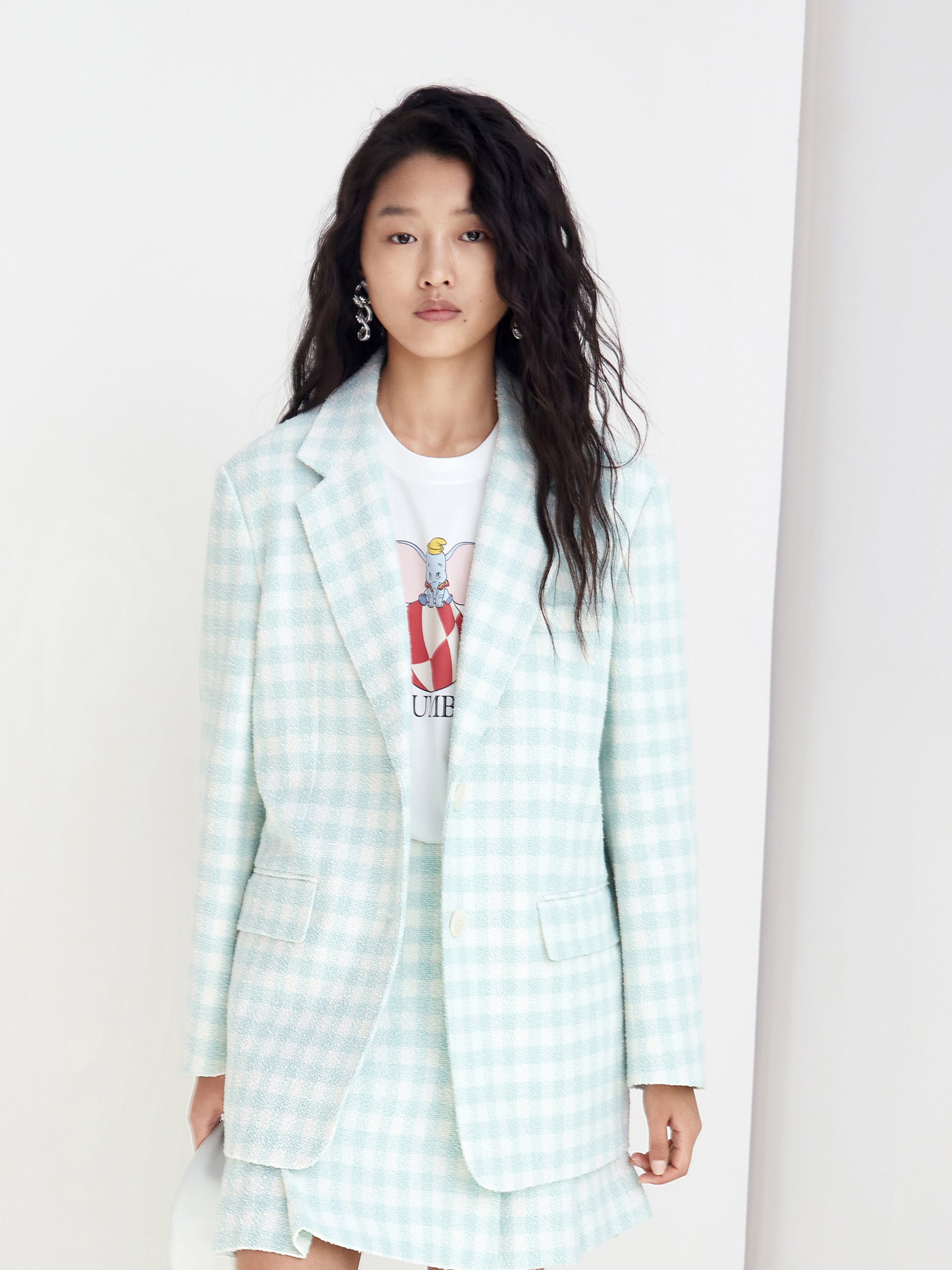 MO&Co. Women's Oversized Wide-shoulder Checked Blazer Loose Chic Lapel Long Blazer Coat