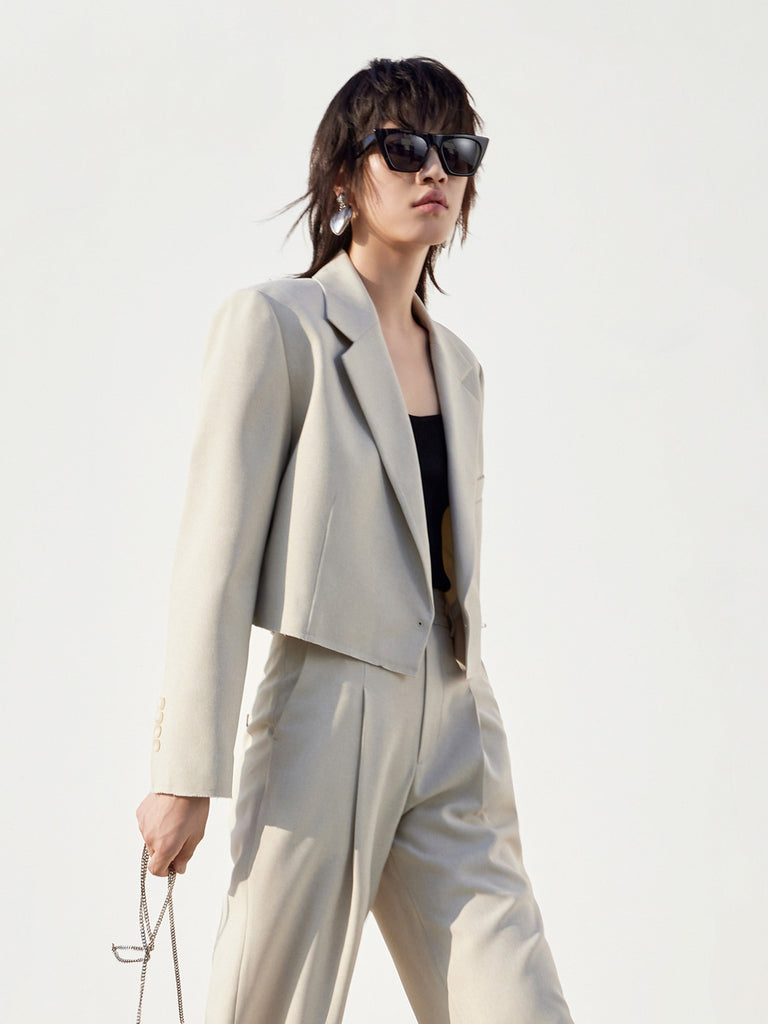 MO&Co. Women's Lapel Structured Crop Blazer  Loose Chic Blazer Coats For Women