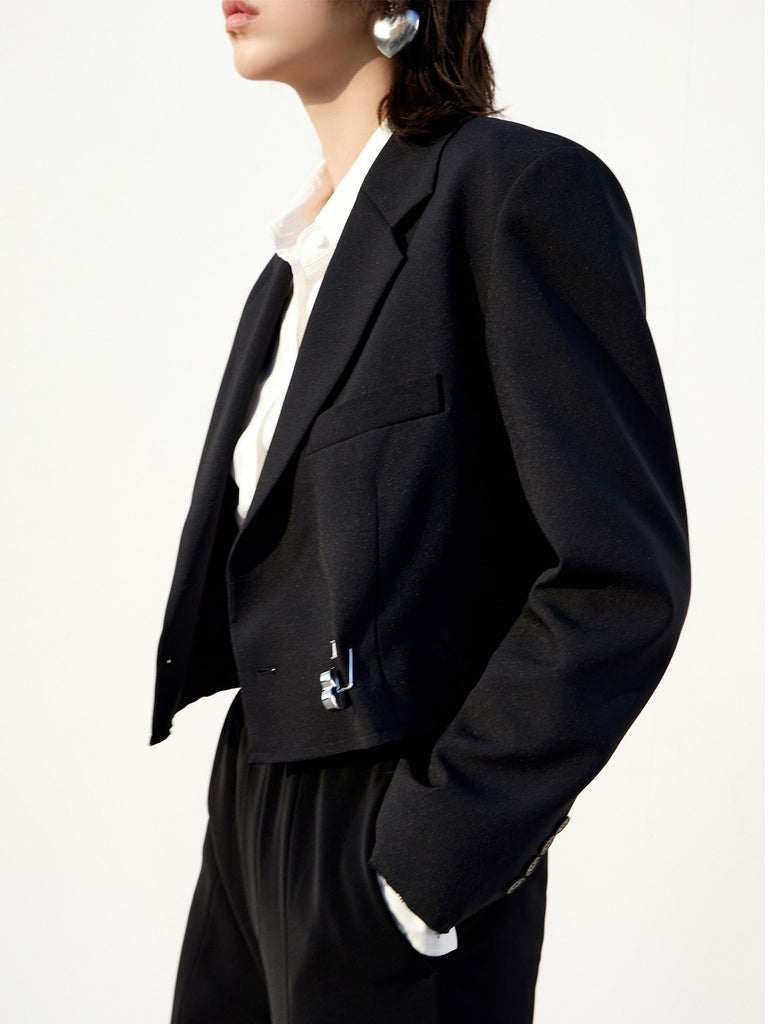 MO&Co. Women's Lapel Structured Crop Blazer  Loose Chic Blazer Coats For Women