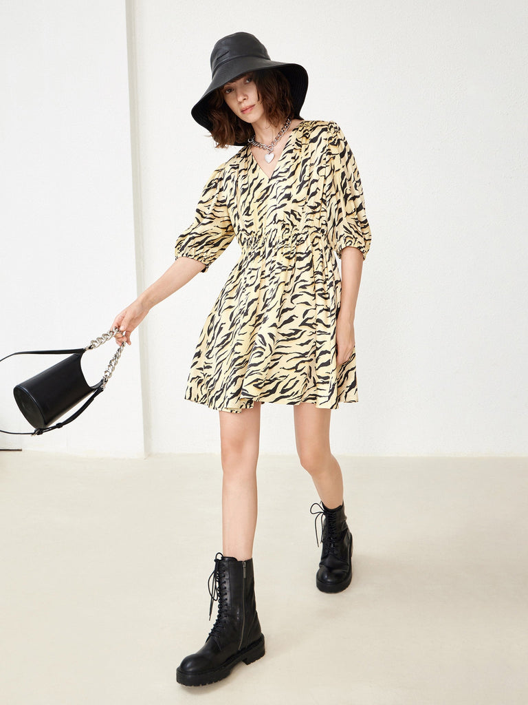 MO&Co. Women's V Neck Tiger Print Dress Summer Causal Fitted Dress For Woman