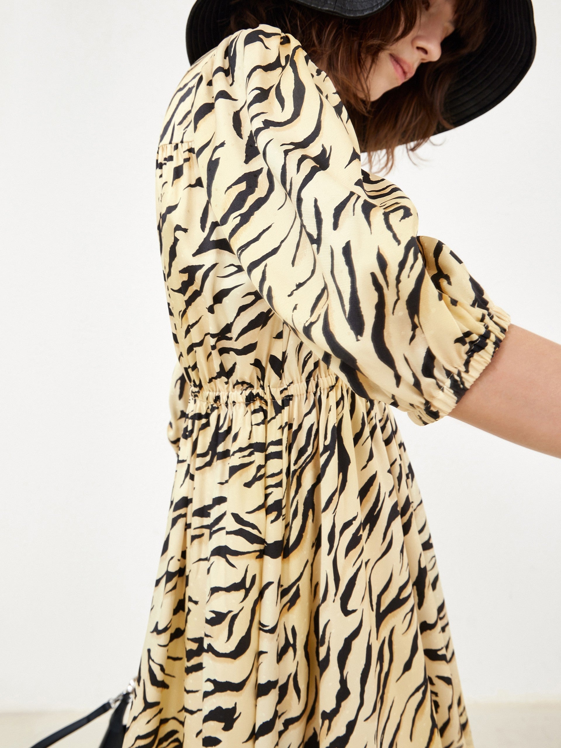 MO&Co. Women's V Neck Tiger Print Dress Summer Causal Fitted Dress For Woman