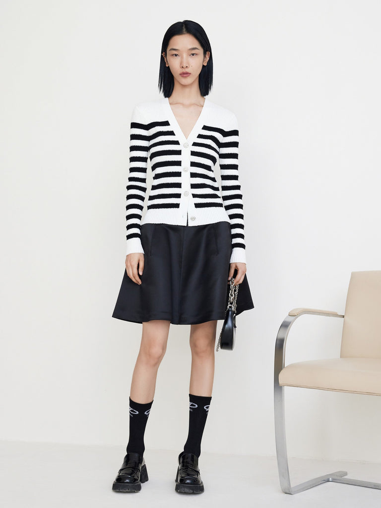 MO&Co. Women's Satin Effect A-line Skirt Loose Chic Black Satin Skirt