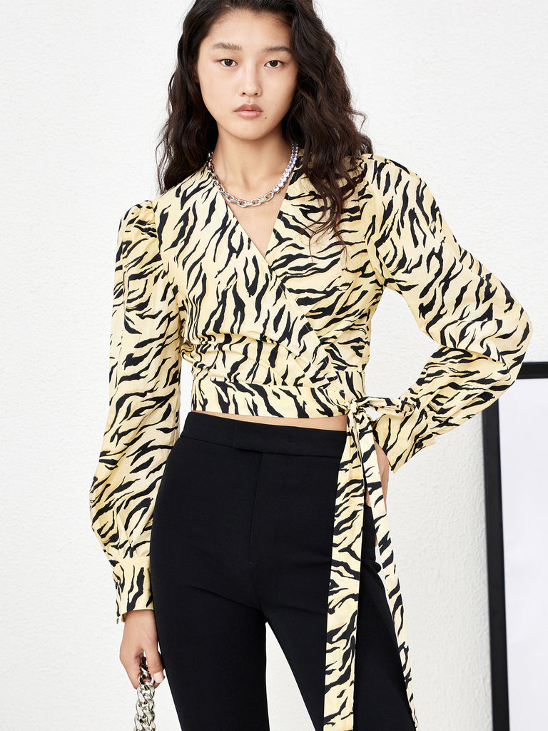 MO&Co. Women's Tiger Print Right Tie Blouse Fitted Chic Cotton Long Sleeve Tops