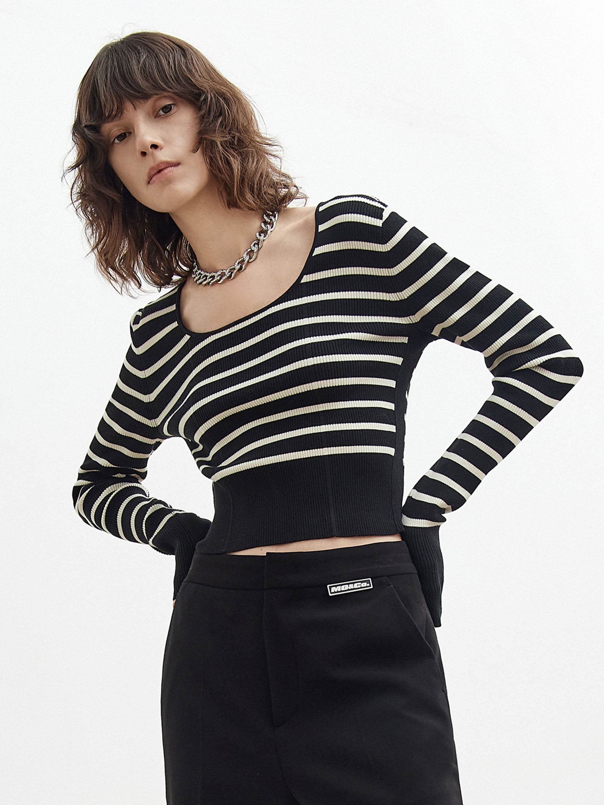 MO&Co. Women's U-neck Striped Knit Top Fitted Casual Round Neck Black And White Sweater