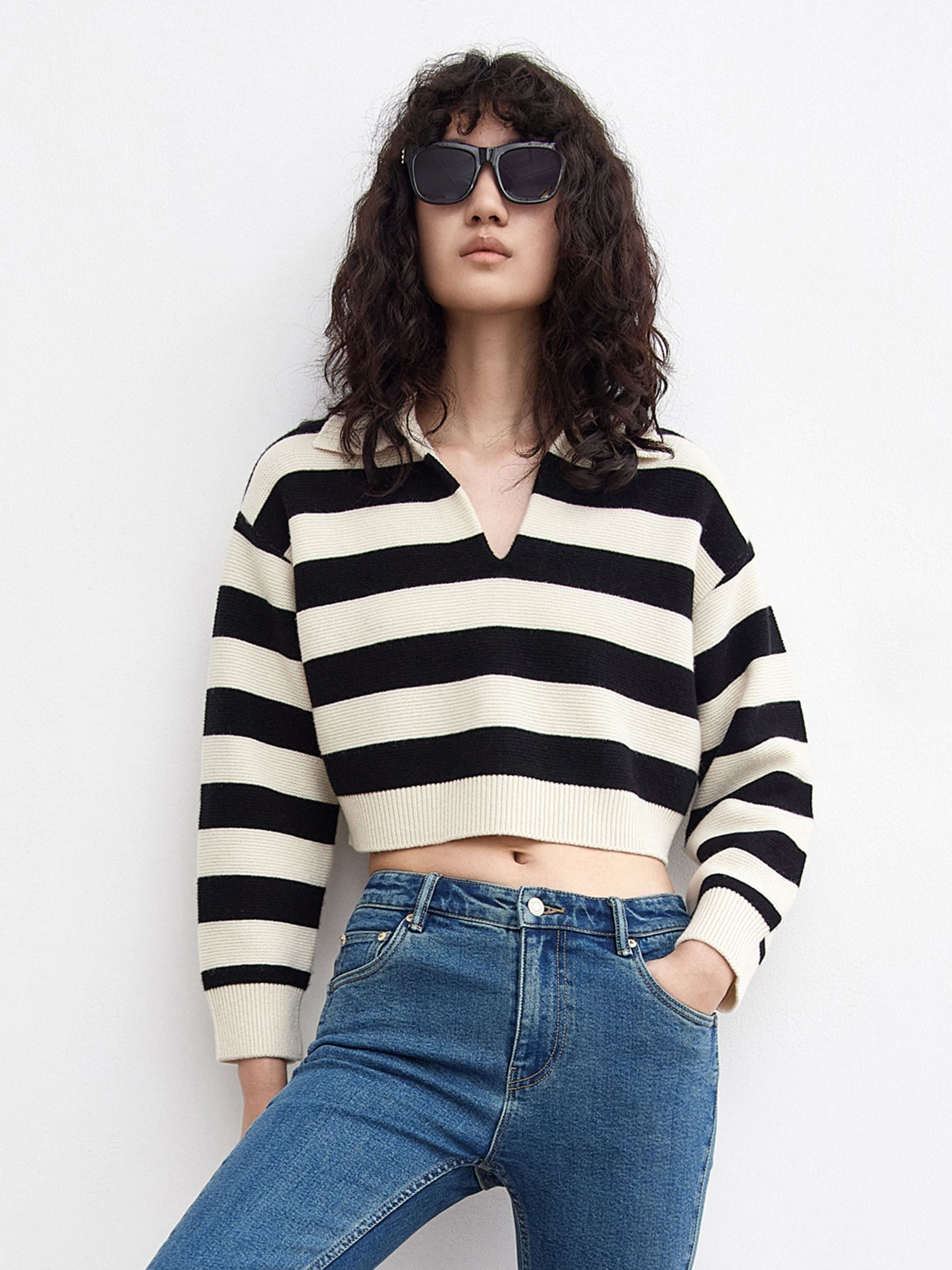 MO&Co. Women's POLO Neck Striped Knit Top Loose Casual V Neck Sweater With Collar