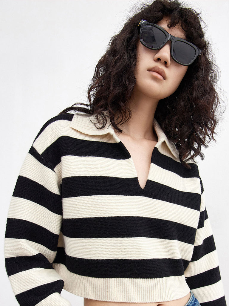 MO&Co. Women's POLO Neck Striped Knit Top Loose Casual V Neck Sweater With Collar