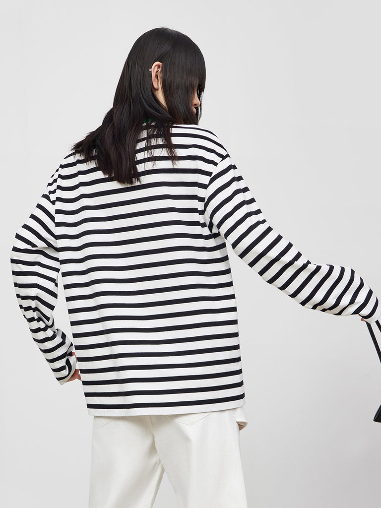 MO&Co. Women's Contrast Striped Long Sleeve T-Shirt Loose Causal Round Neck Oversized T Shirt