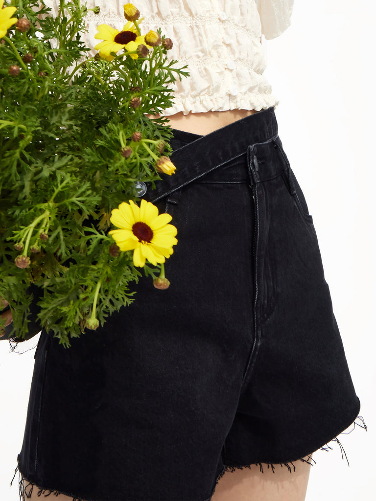 MO&Co. Women's Frayed Edge Denim Shorts Loose Cowboys Summer Black Streetwear