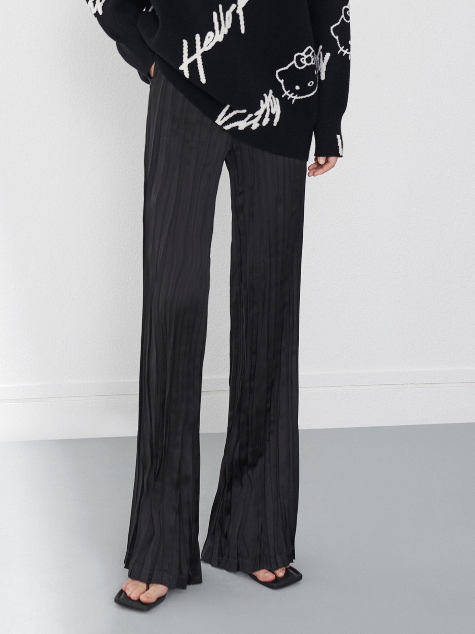 Pleated Textured Straight Black Pants