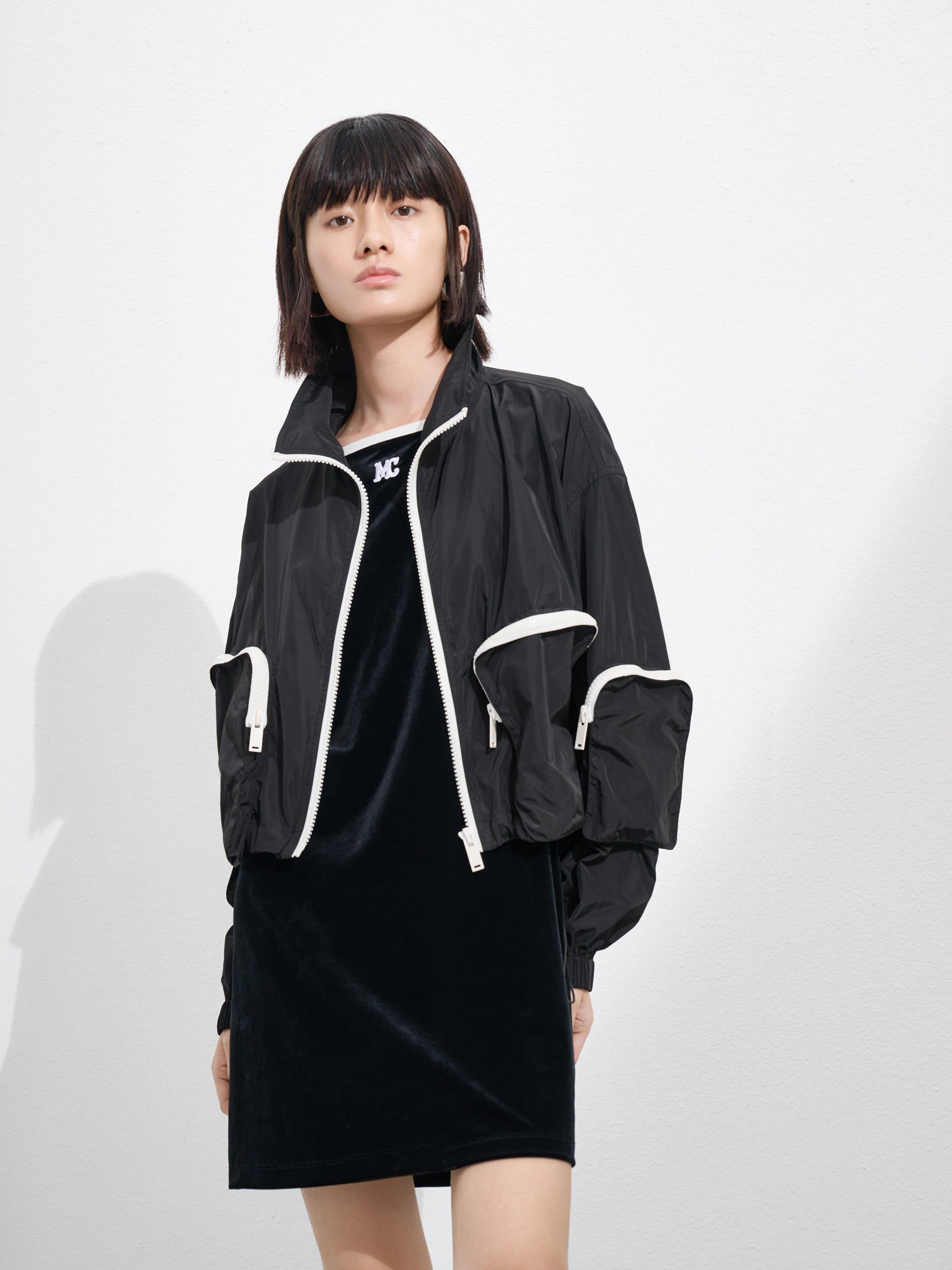 Athleisure Cropped Gorpcore Jacket in Black