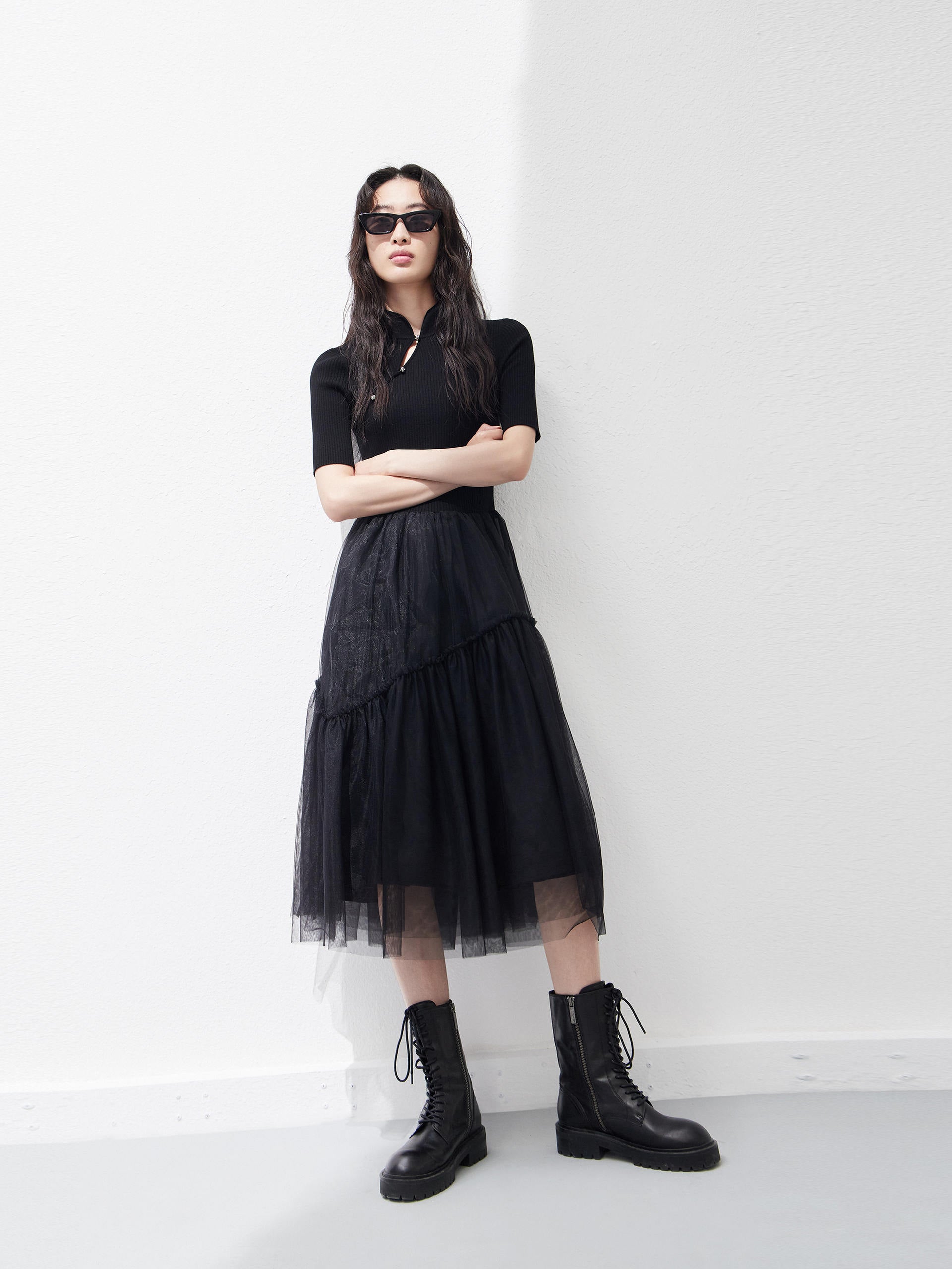 Short Sleeves Splicing Slanted Placket Midi Dress in Black