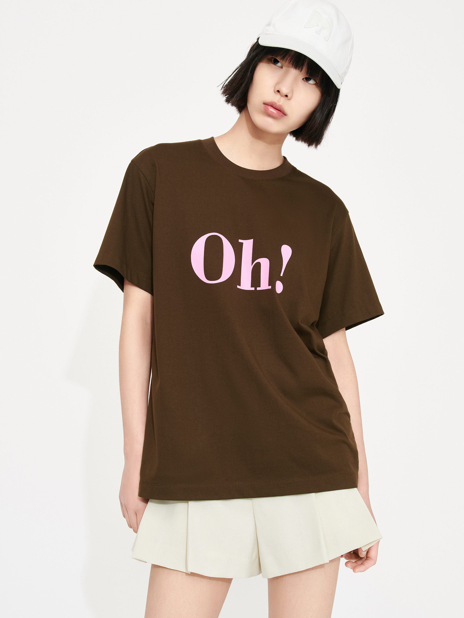 MO&Co. Women's Relaxed Letter Print Round Neck T-shirt in Brown