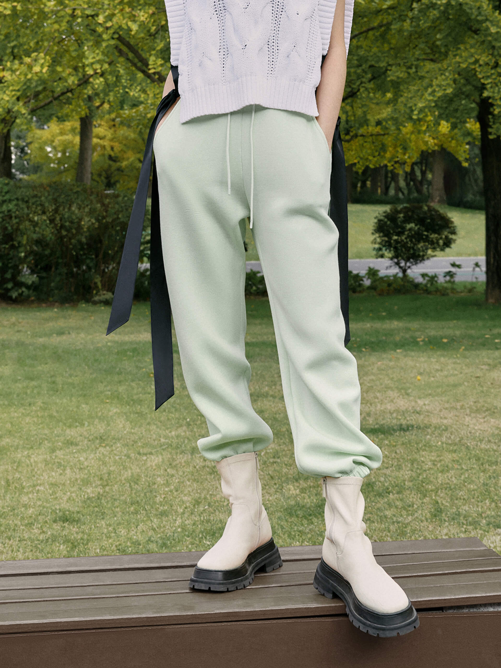 Women's Drawstring Jogging Pants in Mint