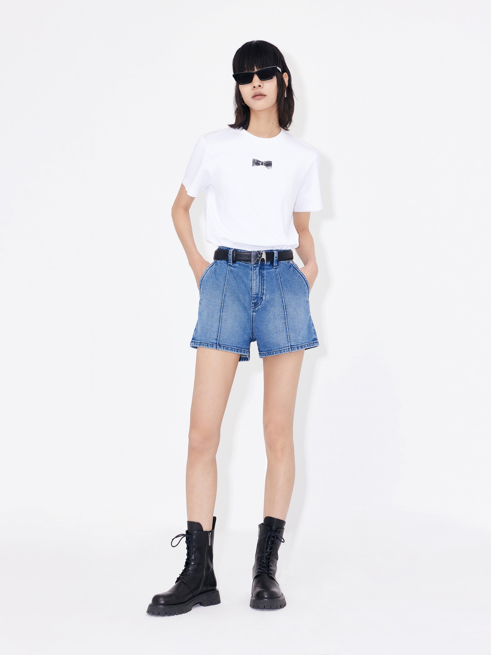 Women's Seams Details Blue Denim Shorts