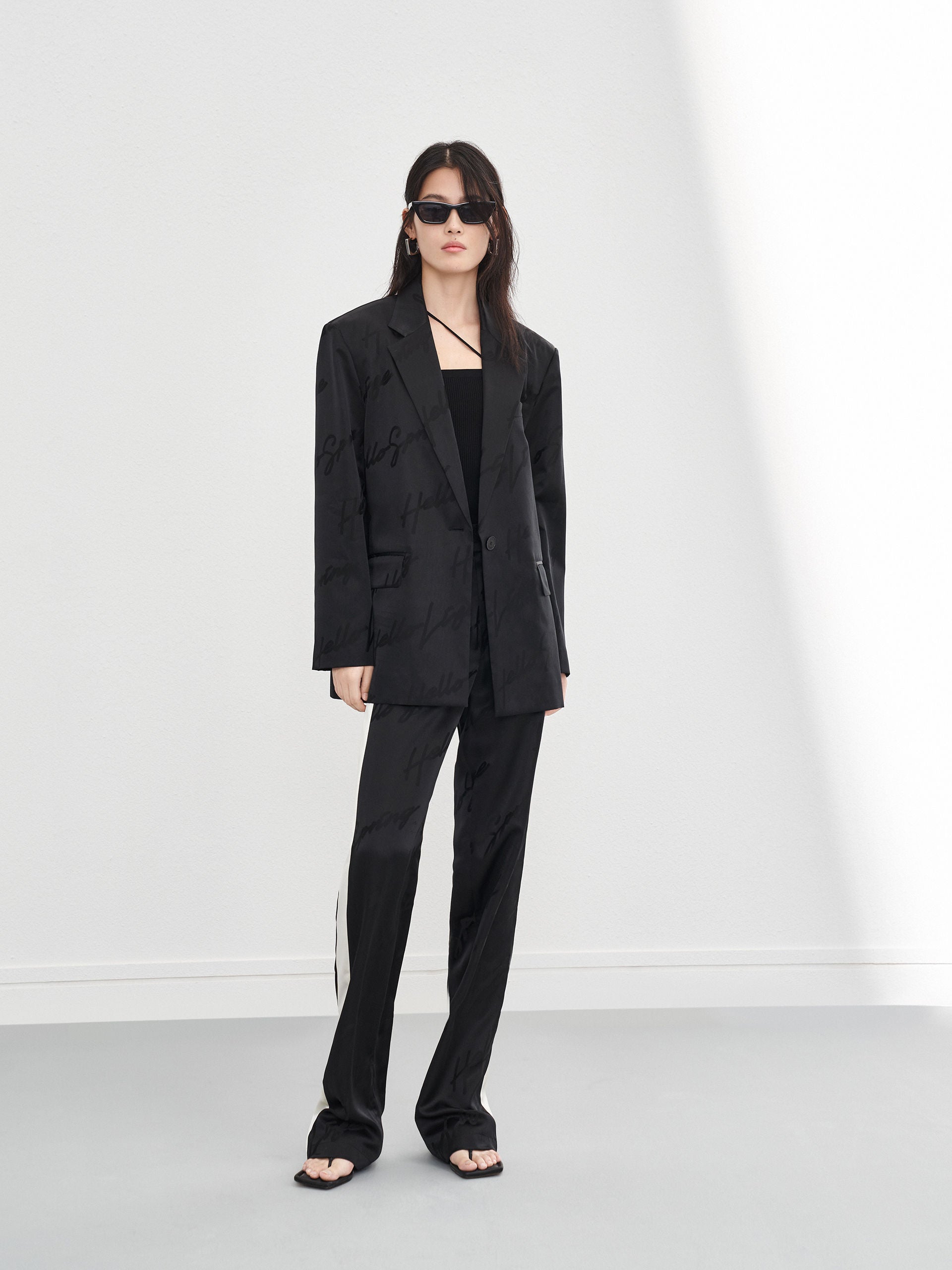  Women's Tailored Loose-fitting Jacquard Letter Blazer in Black