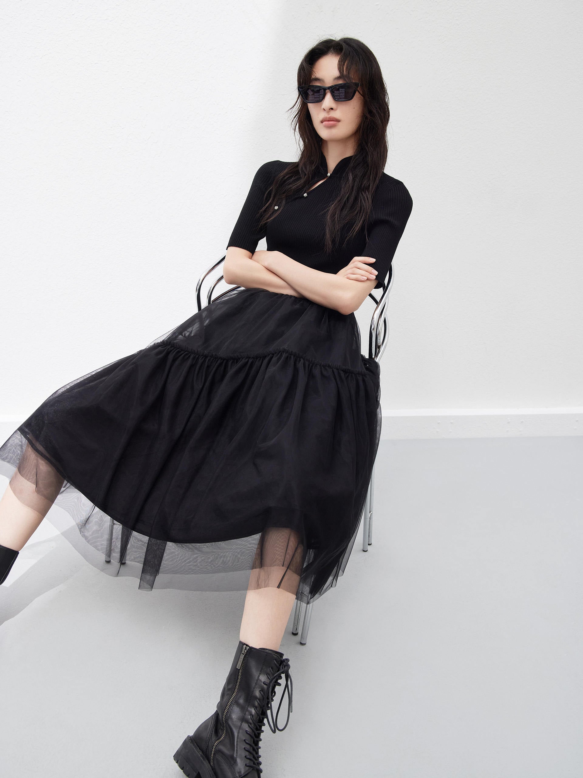 Short Sleeves Splicing Slanted Placket Midi Dress in Black