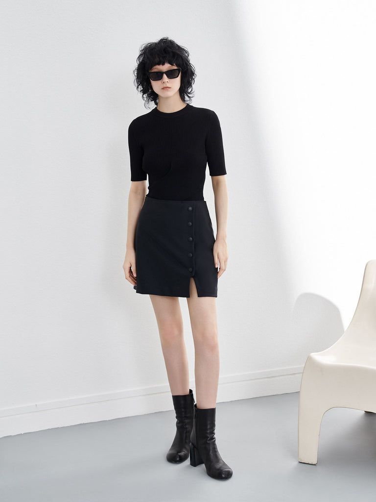 Women's Round Neckline Cross Slim-fitting Knitted Top in Black