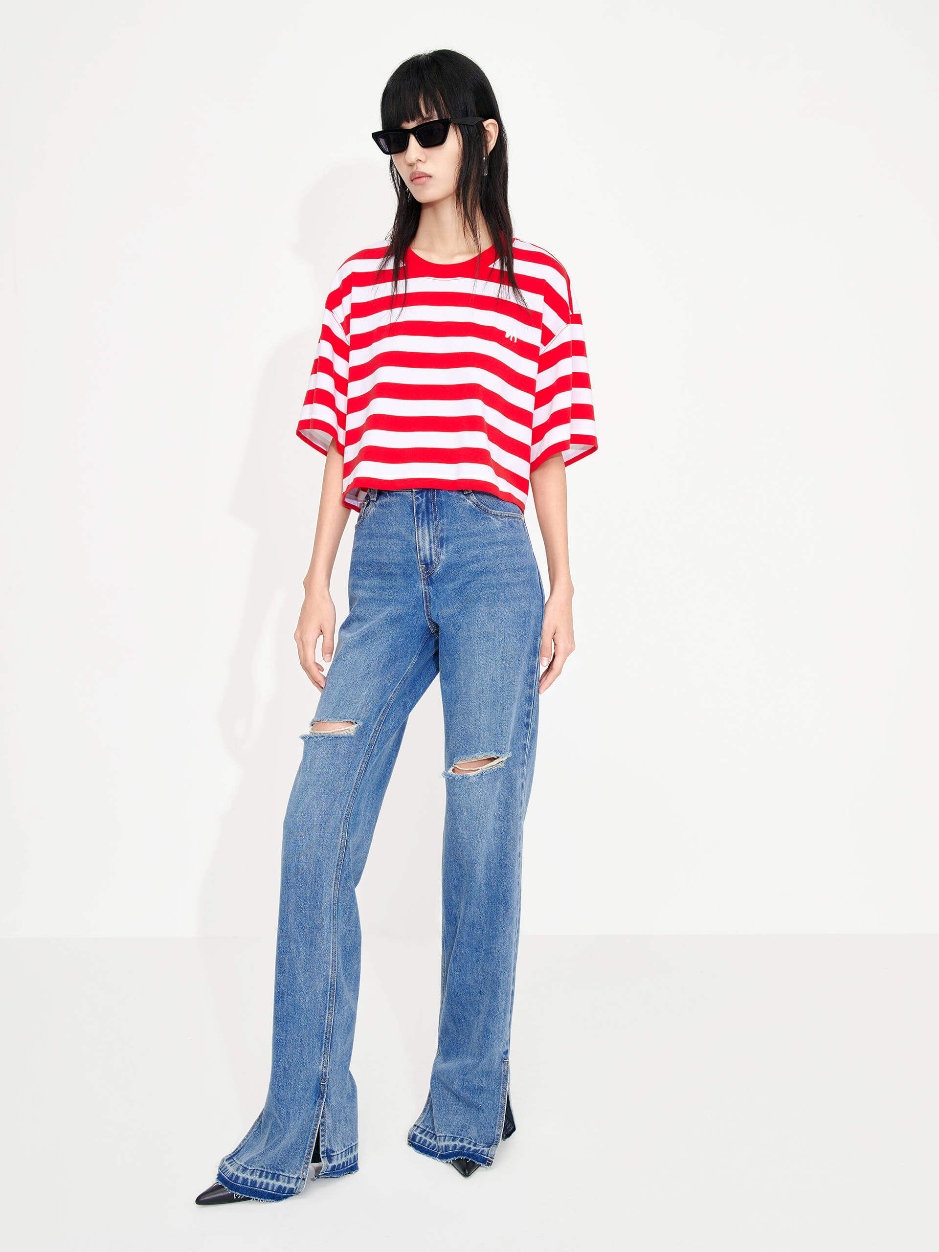 MO&Co. Women's Cropped Stripe Cotton T-shirt for summer casual days. Features a cropped, relaxed fit and classic red and white stripes