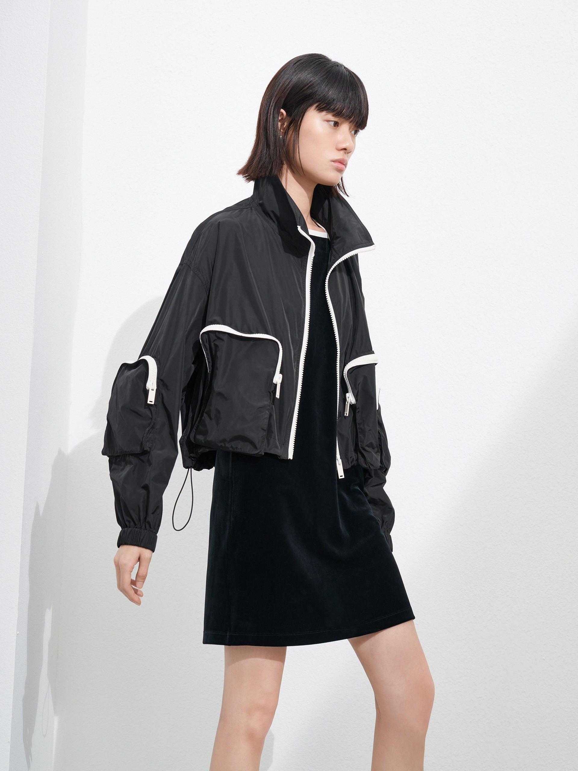 Athleisure Cropped Gorpcore Jacket in Black