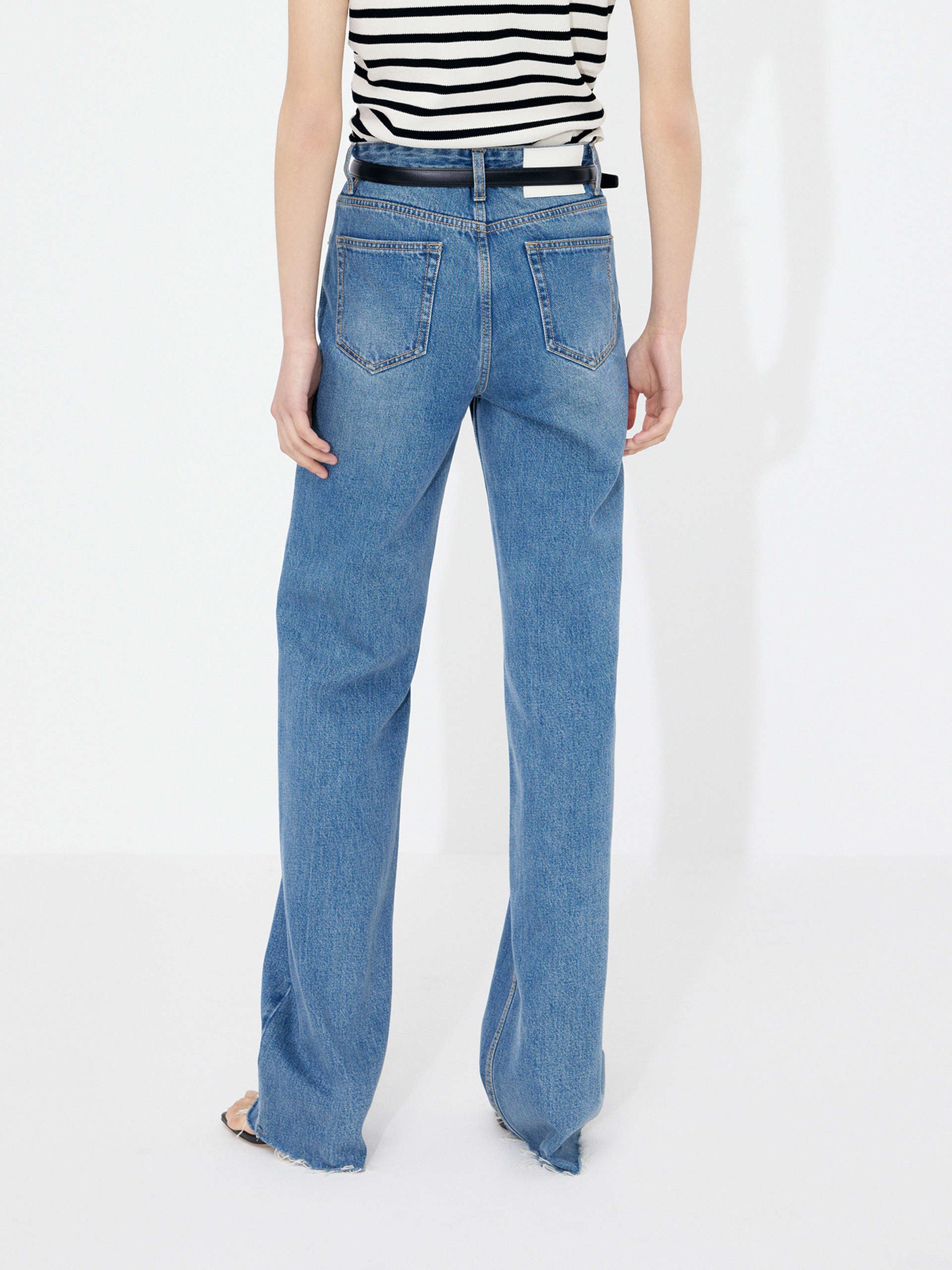 Women's Straight Leg Raw Hem Mid-rise Blue Jeans