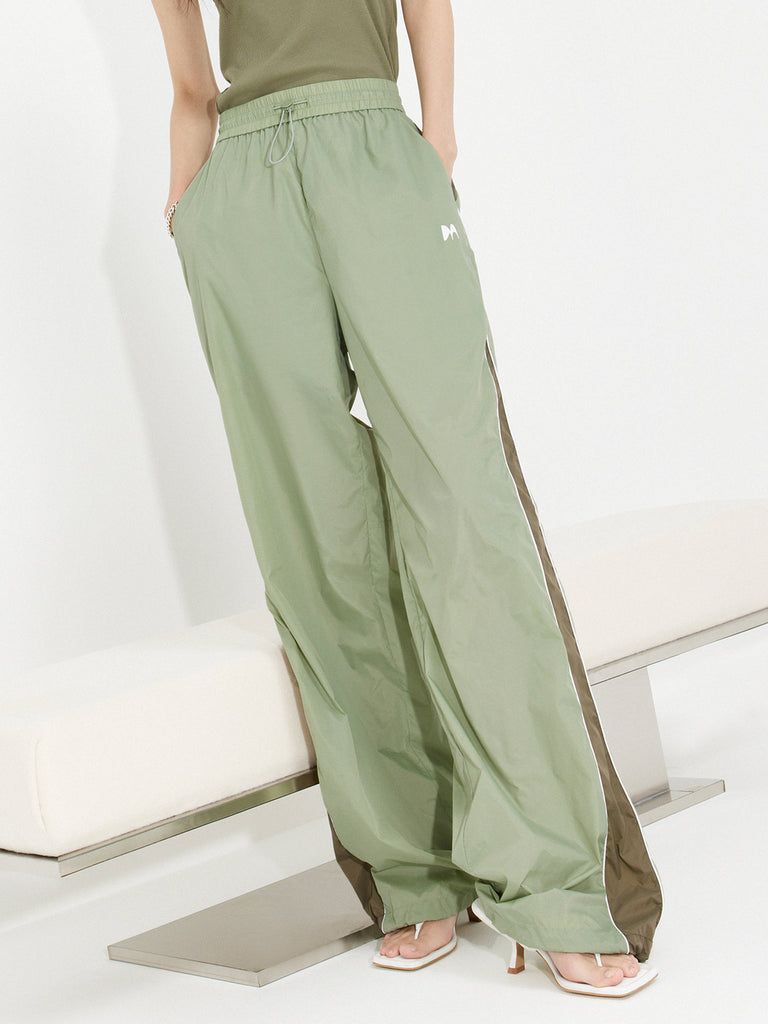 MO&Co. Women's Contrasting Track Parachute Wide-leg Lightweight Pants in Olive